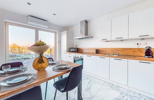 Charnois House | 2 bedroom stunning home in Charnois