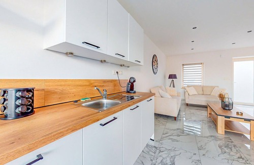 Charnois House | 2 bedroom stunning home in Charnois