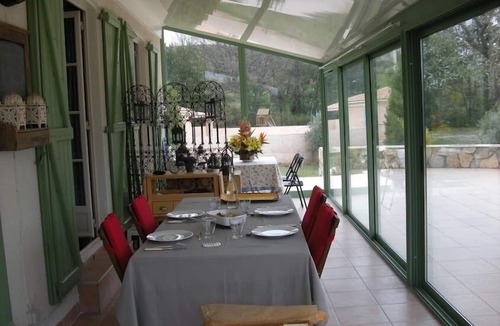 Aups Villa | 2 bedroom villa in a large garden with unheated pool