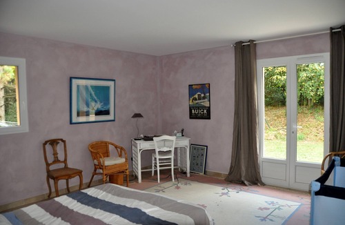 La Bruguiere House | 2 HOUSES Large garden-Pool -Jacuzzi -10 PEOPLE