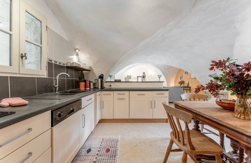 Lussan House | 2-person gîte with Gardoise vault in a restored 16th-century mas, 15 km from Uzès