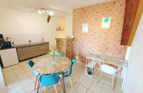Chalons-en-Champagne Apartment | 2 Pièces Calme Stationnement Gratuit Wi-fi Haut Débit
