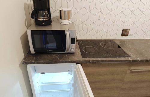 Chalons-en-Champagne Apartment | 2 Pièces Calme Stationnement Gratuit Wi-fi Haut Débit