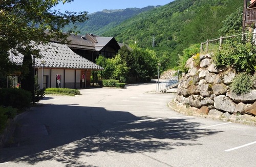 Ax-les-Thermes Apartment | 2-room apartment in Ax-les-Thermes with garden-level entry, pool, and wheelchair-accessible features