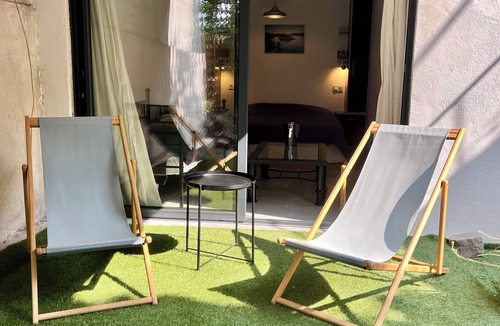 Pont de Vivaux Apartment | 2-room apartment with private terrace and communal garden