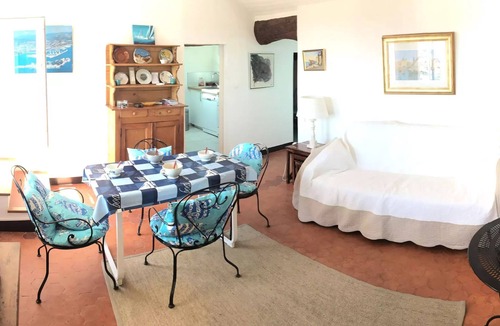 Bandol Apartment | 2-room beachfront apartment for 4 people - Selection
