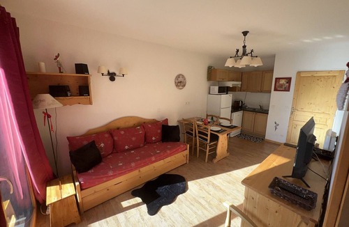 Orcieres-Merlette Apartment | 2-room cabin apartment, 6 people, pool, parking, WiFi