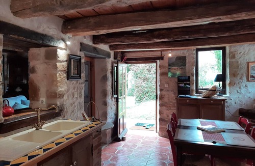 Dormelles Cottage | 20' south of Fontainebleau, the Eden barn in its green setting