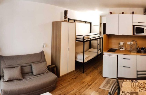 La Joue du Loup Apartment | 20m from resort center, 1st floor, tv, ski locker, 18m², La Joue du Loup
