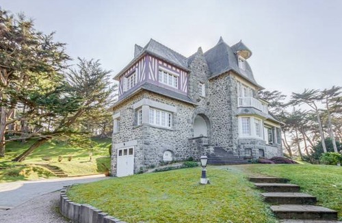 Sables-d'Or-les-Pins House | 250 m² House ∙ 6 bedrooms ∙ 8 guests