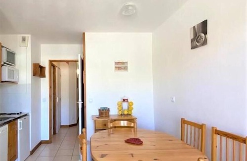 La Joue du Loup Apartment | 250m from shops, 1st floor, balcony, tv, ski locker, 27m², La Joue du Loup