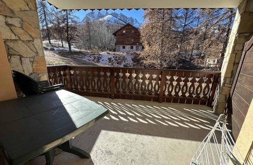 Les Claux Apartment | 250m from shops, 1st floor, balcony, tv, ski locker, 48m², Vars