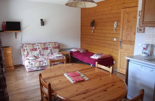 Le Devoluy Apartment | 2nd floor, view mountain, balcony, tv, 30m², La Joue du Loup
