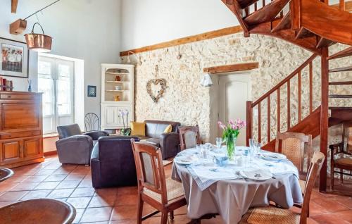 Frayssinet-le-Gelat House | 3 Bedroom Awesome Home In Frayssinet-Le-Gélat