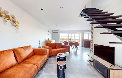 Charnois House | 3 Bedroom Cozy Home In Charnois