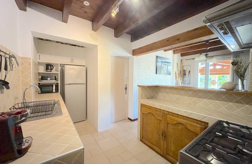 Serviers-et-Labaume House | 3-bedroom family house, swimming pool, garden and terrace near Uzès