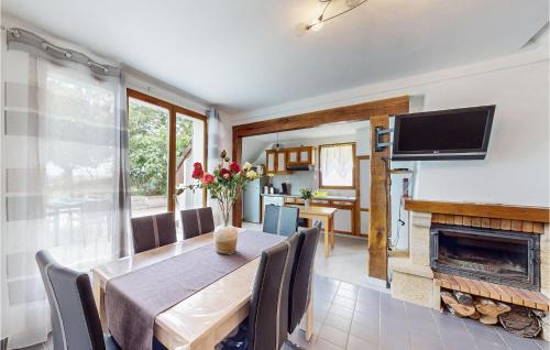 Mesnil-Saint-Pere House | 3 Bedroom Nice Home In Mesnil St Pere