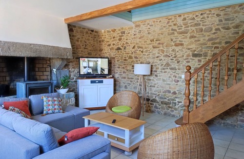 Coatreven House | 3 Bedroom Private vacation home in CoatrÃ©ven