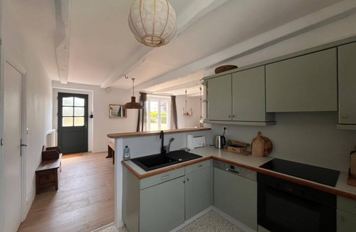 Plurien House | 3 minutes from the beach, spacious renovated farmhouse with large enclosed garden.
