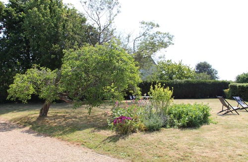 Plurien House | 3 minutes from the beach, spacious renovated farmhouse with large enclosed garden.