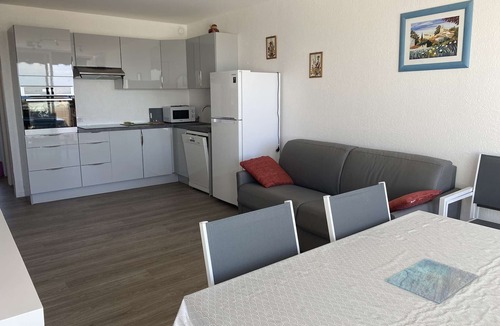 Le Grau-Du-Roi Apartment | 3-room air-conditioned apartment with parking in Port Camargue