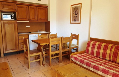 Orcieres-Merlette Apartment | 3 Rooms in Orcières Merlette, 6 Pers, Pets & Parking