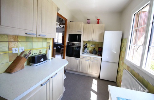 Benque-Dessous-et-Dessus House | 3★ South-Facing Vacation Rental for 10 People: Garden, Garage, Wi-Fi, 4 Bedrooms, 2 Bathrooms