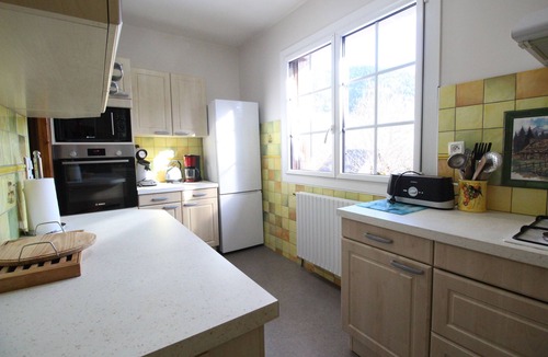 Benque-Dessous-et-Dessus House | 3★ South-Facing Vacation Rental for 10 People: Garden, Garage, Wi-Fi, 4 Bedrooms, 2 Bathrooms