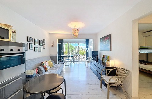 Le Lavandou Ski Chalet | 3-star cottage for 5 people, apartment complex with a pool, 50 meters from Pramousquier Beach