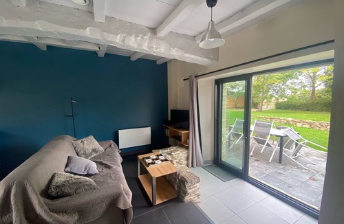 Pleurtuit House | 3-star gîte "la Belle Fumée" in quiet location with large garden, near Rance and sea