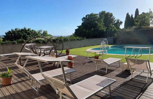 Montbrun-des-Corbieres Apartment | 3-star vacation rental, top floor of a house, on a vineyard estate, shared pool