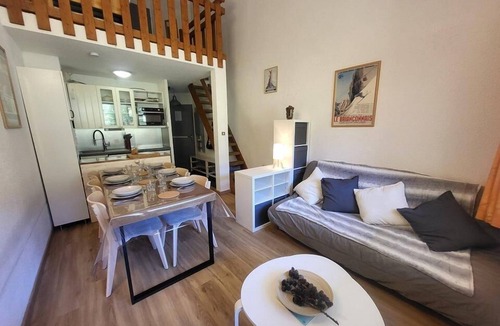 Montgenevre Apartment | 300m from resort center, 2nd floor, view ski slopes, balcony, parking, tv, ski locker, 50m²