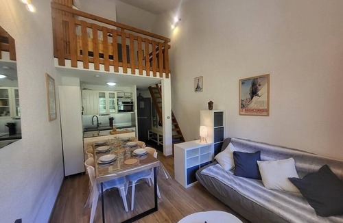 Montgenevre Apartment | 300m from resort center, 2nd floor, view ski slopes, balcony, parking, tv, ski locker, 50m²