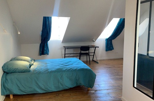 Tarbes Bed & Breakfast | 35m² furnished room with a private bathroom in a former bar right in the heart of downtown.