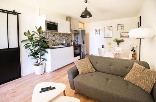 Ramonville-Saint-Agne Apartment | 36 m2 2-room apartment, parking, fiber internet, near metro, Literie Bultex