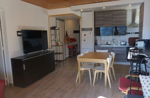 Orcieres-Merlette Apartment | 3BR 60m² 6/7 people, 50m from slopes, pets allowed, linen included in winter