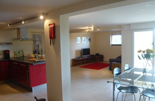 Prayssac Apartment | 4* Gite Apartment with suberb heated pool & fantastic views of the Lot valley