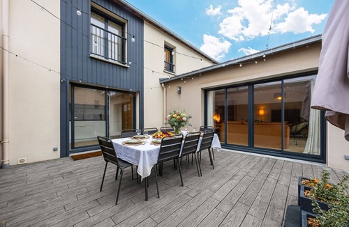 Saint-Lunaire House | 4 Private Suites Facing the Beach with A/C