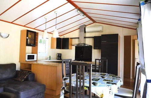 Sadirac Villa | 4-Room Vacation Rental for 6 People with Air Conditioning and TV