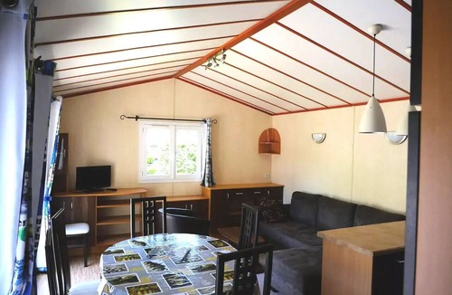 Sadirac Villa | 4-Room Vacation Rental for 6 People with Air Conditioning and TV