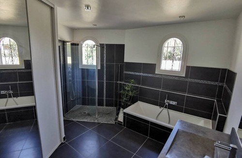 Saze Villa | 4-star villa with pool near Avignon-Provence (sleeps 8)