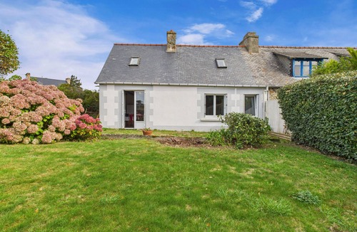 Plougrescant House | 400 m to the beach – House for 5 – Garden