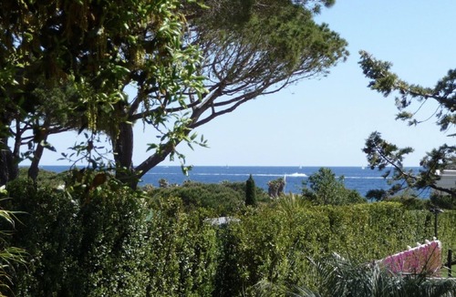 Ramatuelle House | 400m from the beach, garden level with 1.250 m2 of enclosed land