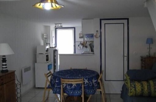 Valras-Plage Cabin | 45m2 two-storey T3 villa for 6 people in private residence with swimming pool