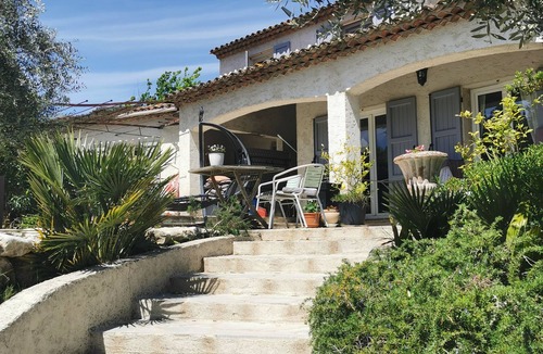 Chateauneuf-Grasse House | 5 bed room Villa with private pool by golf