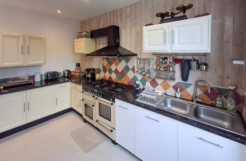 St.-Martin-des-Champs House | 5 bedroom lovely home in Saint-Martin-des-Champ