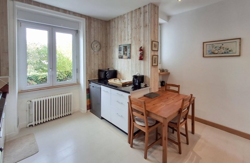 St.-Martin-des-Champs House | 5 bedroom lovely home in Saint-Martin-des-Champ