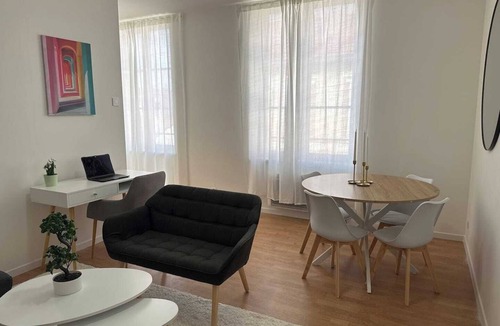 Romilly-sur-Seine Apartment | 5 minutes from the train station! Bright and spacious apartment