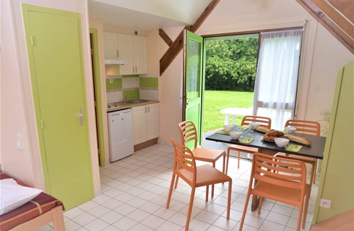 Merdrignac Ski Chalet | 5-person family gîte