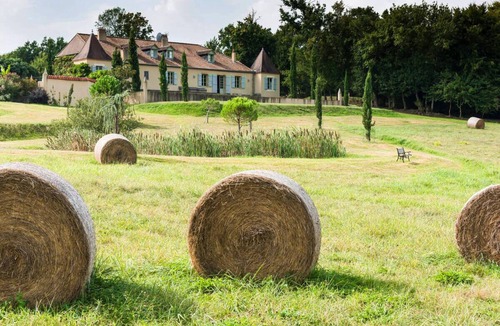 Monfaucon House | 5-star Restored large Country House built in 1838 with private pool